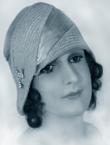 Our French millinery mannequin models a woven horsehair cloche with silk band. The brooch is original to the hat. Photograph by Julia Henri thegildedtimes.wordpress.com